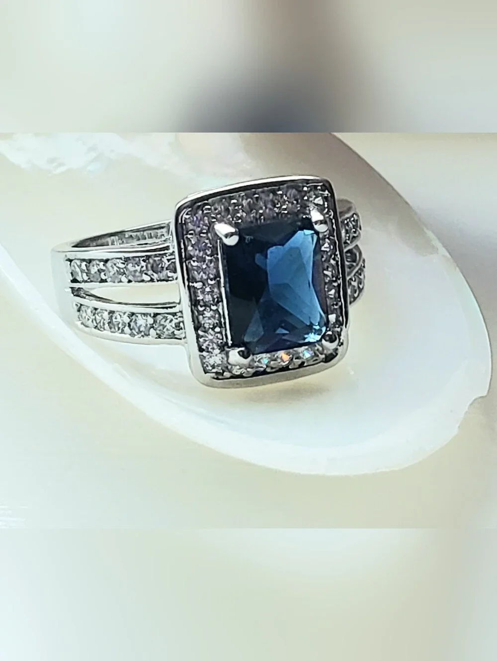 NEW Blue Sapphire & Sterling Stamped Ring, Sz 9 Encircled Halo Of Accent Stones - Picture 4 of 5